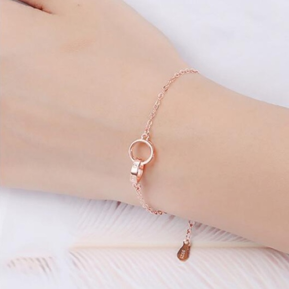Rose Gold Heart Linked Circle Bracelet